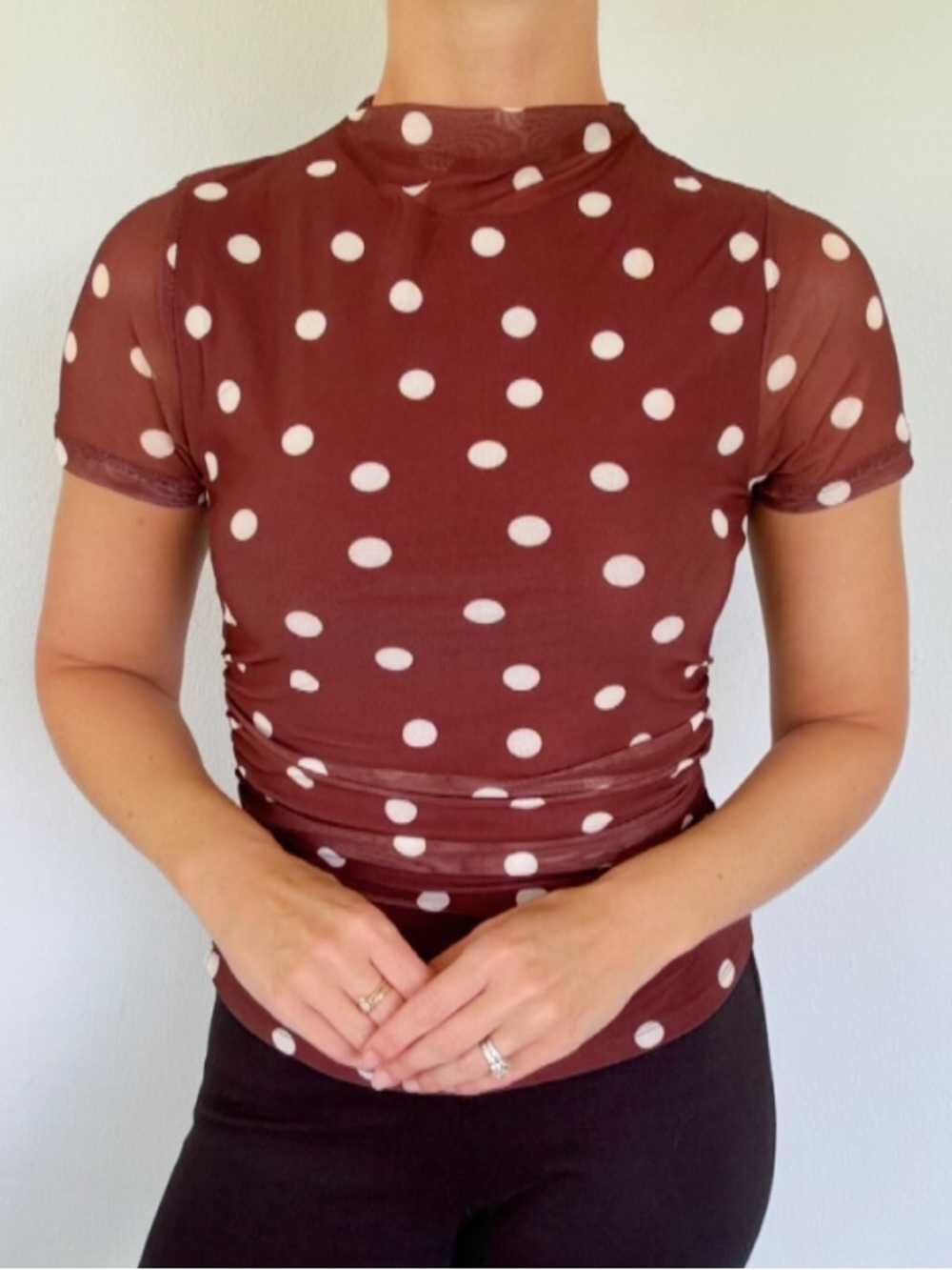 Marled brown cream polka dot sheer mesh ruched side mock neck blouse size XS